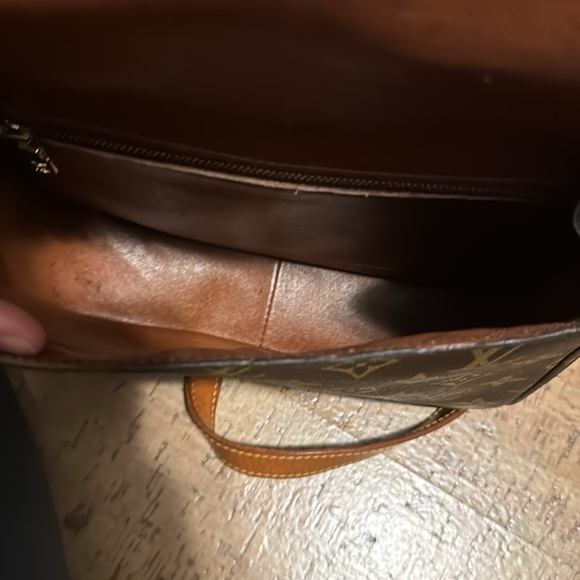 Vintage Louis Vuitton St. Cloud bag - Picture 6 of 11